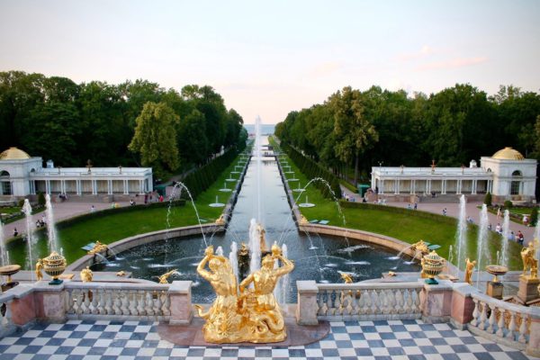 В Петергофе анонсировали первый пуск фонтанов – он состоится 22 апреля