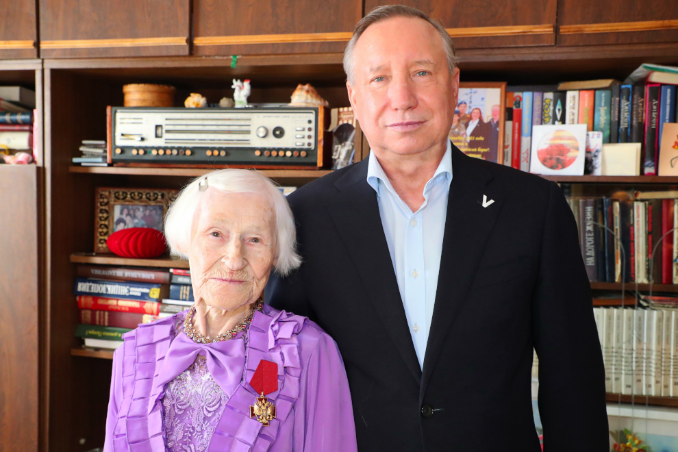 Почетными гражданами стали Эдита Пьеха и Надежда Строгонова, которой в этом году исполнится 103 года